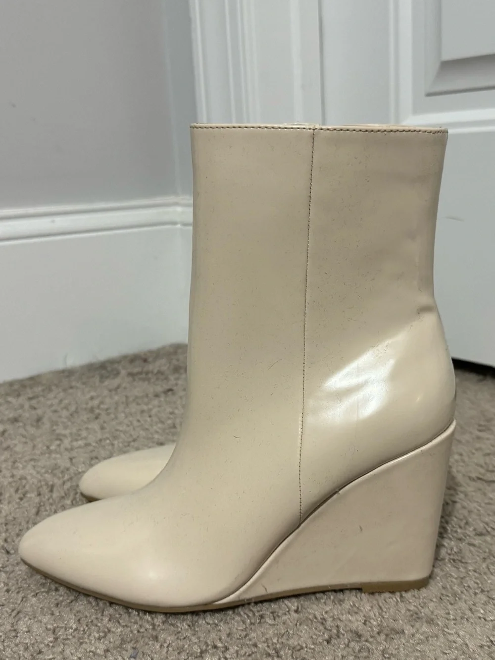 Pretty Dolce Vita size 7 bone patent Pascal wedge boots women new